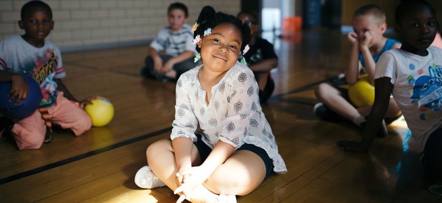 ElemGirlinGymsitting